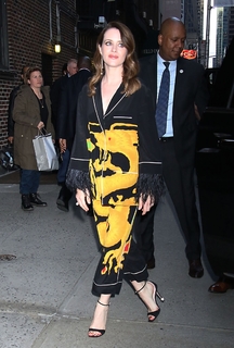 Claire Foy feet photo thumbnail