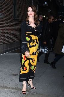 Claire Foy feet photo thumbnail