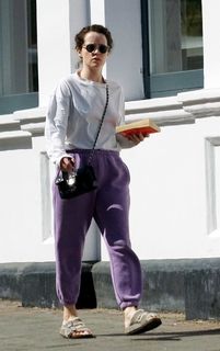 Claire Foy feet photo thumbnail
