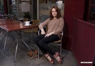 Claire Foy feet photo thumbnail