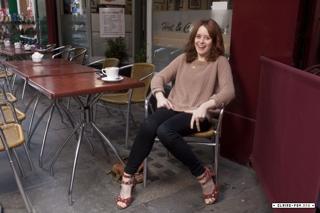 Claire Foy feet photo thumbnail