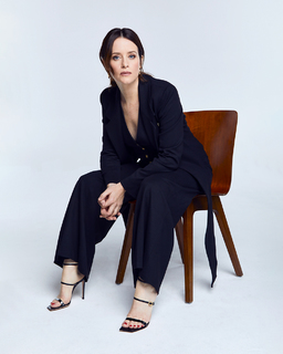 Claire Foy feet photo thumbnail
