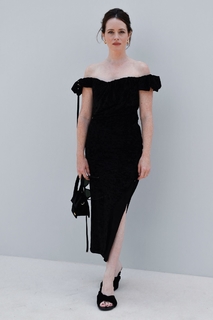 Claire Foy feet photo thumbnail