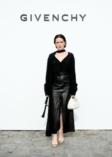 Claire Foy feet photo thumbnail