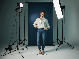 Claire Foy feet photo thumbnail