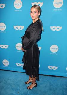 Claire Holt feet photo thumbnail