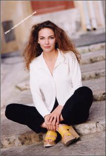 Claire Keim feet photo 5