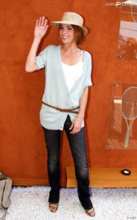 Claire Keim feet photo 4