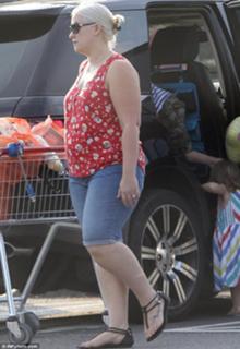 Claire Richards feet photo 10