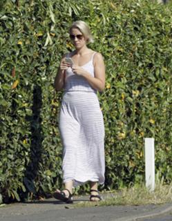 Claire Richards feet photo 8
