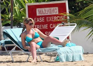 Claire Sweeney feet photo thumbnail