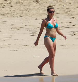 Claire Sweeney feet photo thumbnail