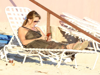 Claire Sweeney feet photo thumbnail
