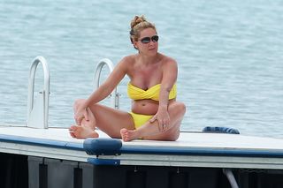 Claire Sweeney feet photo thumbnail