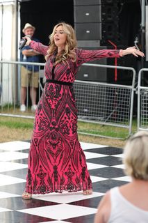 Claire Sweeney feet photo thumbnail