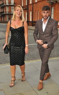 Claire Sweeney feet photo thumbnail