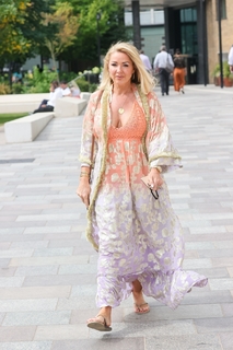 Claire Sweeney feet photo thumbnail