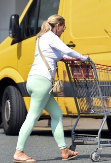 Claire Sweeney feet photo thumbnail