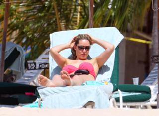 Claire Sweeney feet photo thumbnail