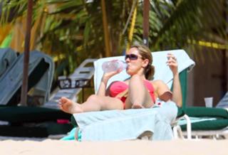 Claire Sweeney feet photo thumbnail