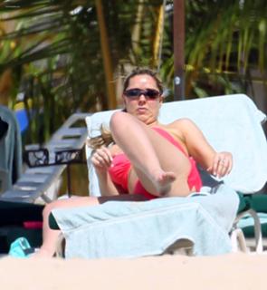 Claire Sweeney feet photo thumbnail