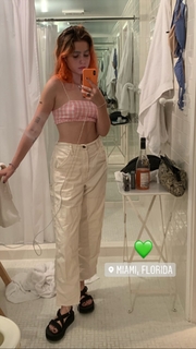 Clairo feet photo thumbnail