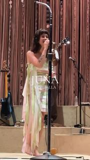 Clairo feet photo thumbnail