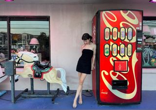 Clairo feet photo thumbnail