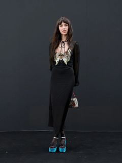 Clairo feet photo thumbnail