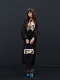 Clairo feet photo thumbnail