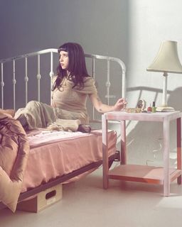 Clairo feet photo thumbnail