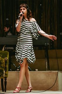 Clairo feet photo 10