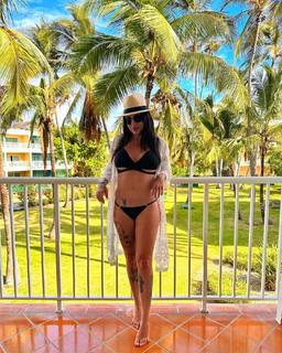 Clara Aguilar feet photo 1