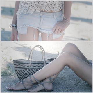 Clara Alonso feet photo thumbnail