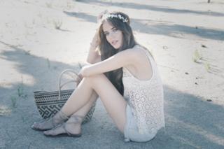 Clara Alonso feet photo thumbnail