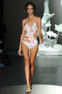 Clara Alonso feet photo thumbnail