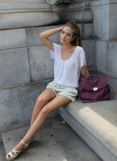 Clara Alonso feet photo thumbnail