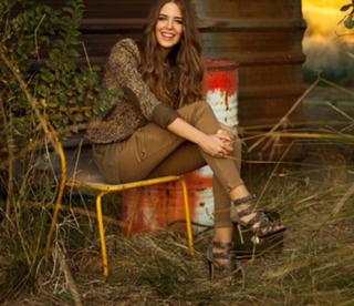 Clara Alonso feet photo thumbnail