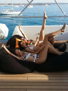 Clara Alonso feet photo thumbnail