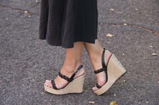 Clara Alonso feet photo thumbnail