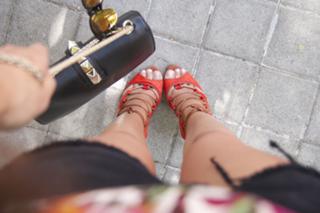 Clara Alonso feet photo thumbnail