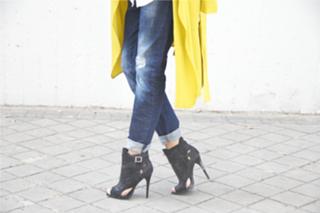 Clara Alonso feet photo thumbnail