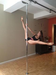 Clara Alonso feet photo thumbnail