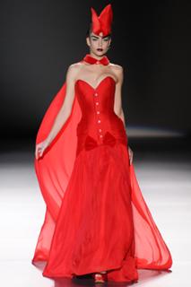 Clara Alonso feet photo thumbnail