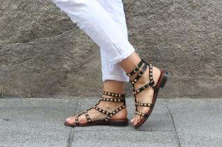 Clara Alonso feet photo thumbnail