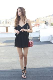 Clara Alonso feet photo thumbnail