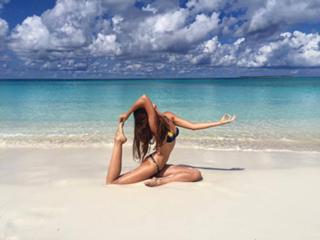 Clara Alonso feet photo thumbnail