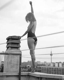 Clara Alvarado feet photo 3