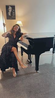 Clara Alvarado feet photo 1