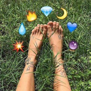 Clara Berry feet photo 14